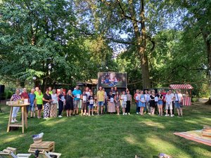 Im Stadtpark prämierte Borkens stellvertretender Bürgermeister Jürgen Fellerhoff die Gewinnerinnen und Gewinner der diesjährigen Aktion STADTRADELN.