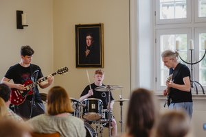 Fotos der Teilnehmenden aus dem letzten Jubiläumsjahr der Musikschule.