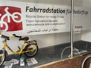 Die Fahrradstation für Bedürftige der Stadt Borken weitet ihr Angebot ab dem 7. Juni 2023 - zunächst für zwei Monate - aus und bietet gespendete Fahrräder dann auch für hilfebedürftige Personen aus anderen Kommunen des Kreises Borken an. Dieses Angebot ist durch zahlreiche Fahrradspenden der Bürgerinnen und Bürger sowie die Hilfe ehrenamtlich Tätiger möglich.