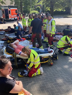 Zahlreiche Kräfte von Rettungsdienst und Feuerwehr nahmen an der Großübung in Borken teil.