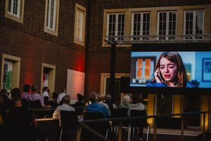 Bereits bei der ersten Durchführung des Kulturfestivals "Borken jetzt!" im Jahr 2021 wurde ein Open-Air-Kino am FARB eingerichtet. Bei spätsommerlich gutem Wetter konnten sich die Besiucherinnen und Besucher die Filme „Mia und der weiße Löwe“ und „La La Land“ anschauen.