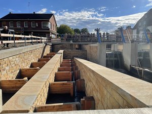 Bei strahlendem Sonnenschein wurden Ende September 2022 die neue Fischtreppe sowie die Stauwehranlage im Mühlenquartier eingeweiht.