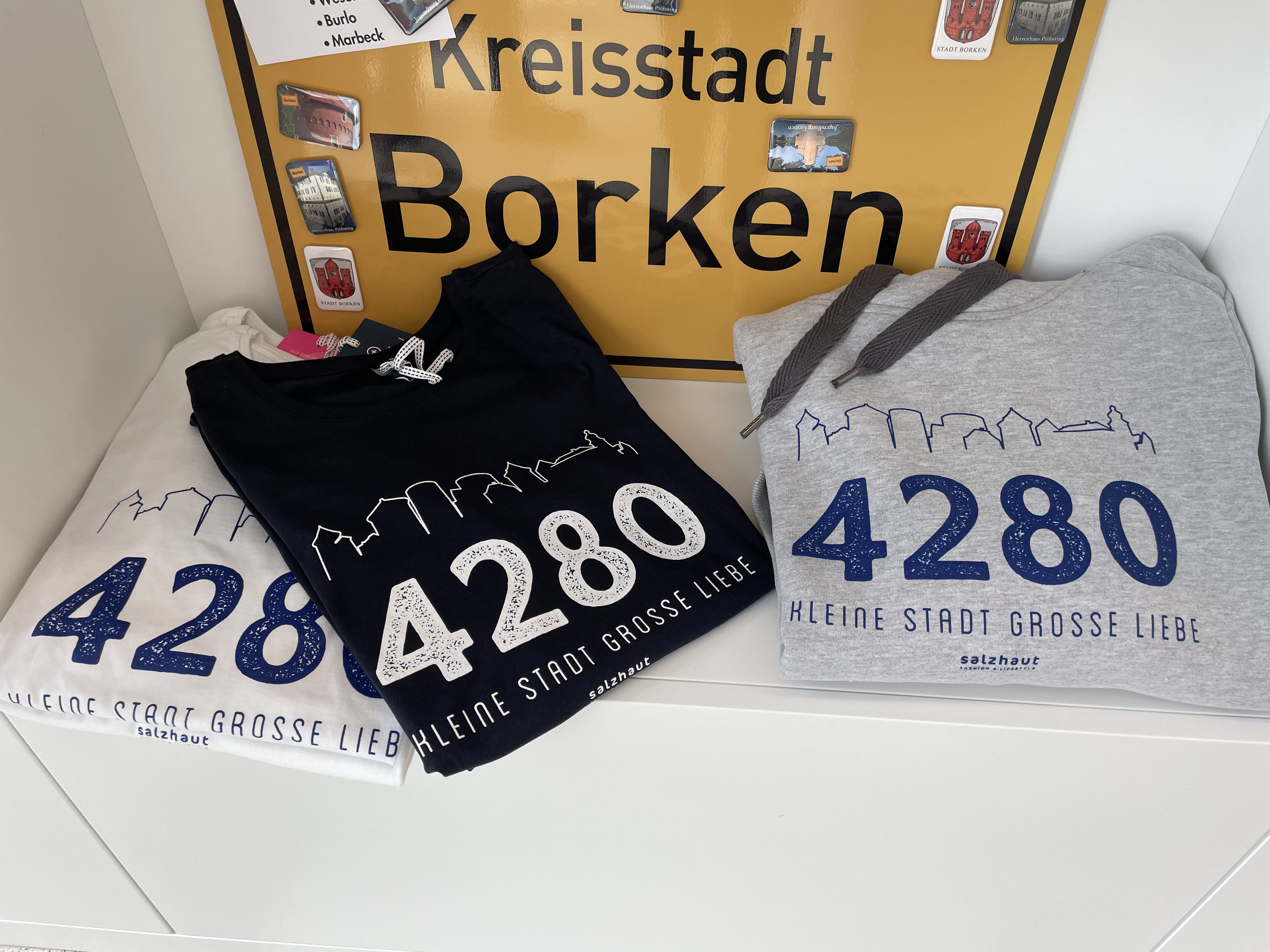 Die Borken-Hoodies und -Shirts eignen sich auch hervorragend als Geschenk.