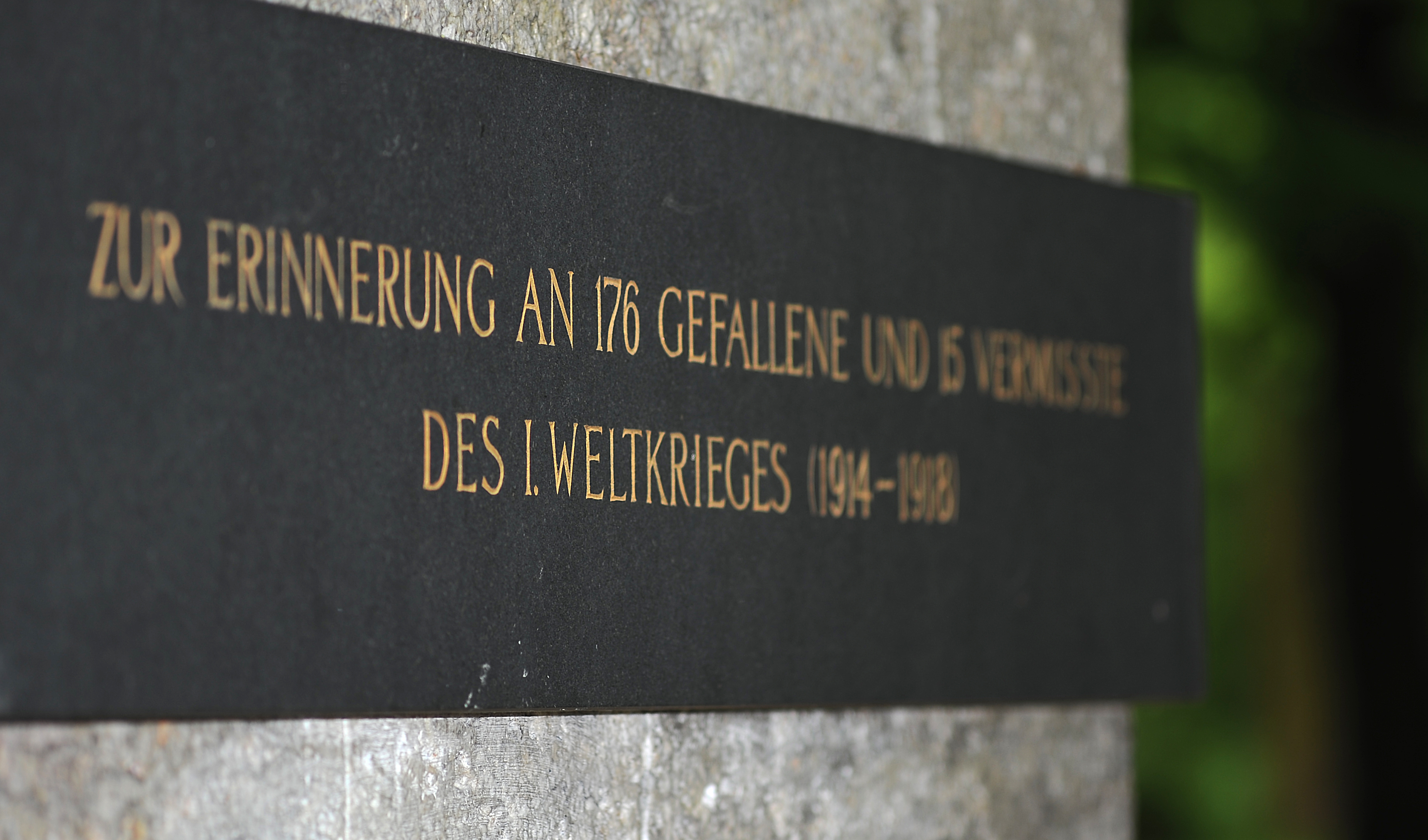 Am Volkstrauertag am Sonntag, 13. November 2022, sind alle Borkenerinnen und Borkener herzlich eingeladen und aufgerufen, an der Gedenkveranstaltung am Ehrenmal im Stadtpark teilzunehmen.