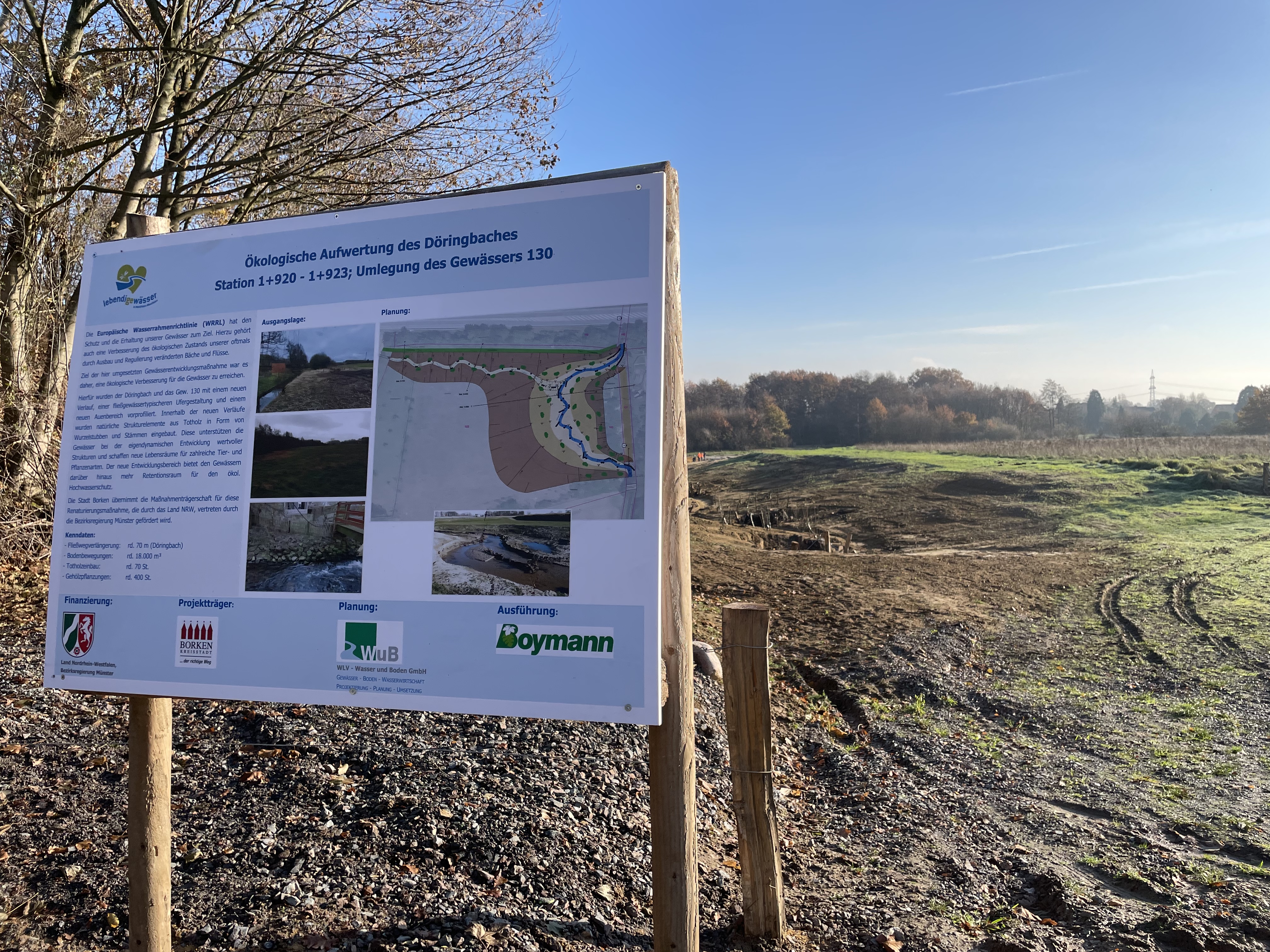 An der „Raesfelder Straße“ in Borken - in unmittelbarer Nähe zur Brücke der B 67 - steht eine Tafel mit vielen interessanten Informationen zur ökologischen Aufwertung des Döringbaches.