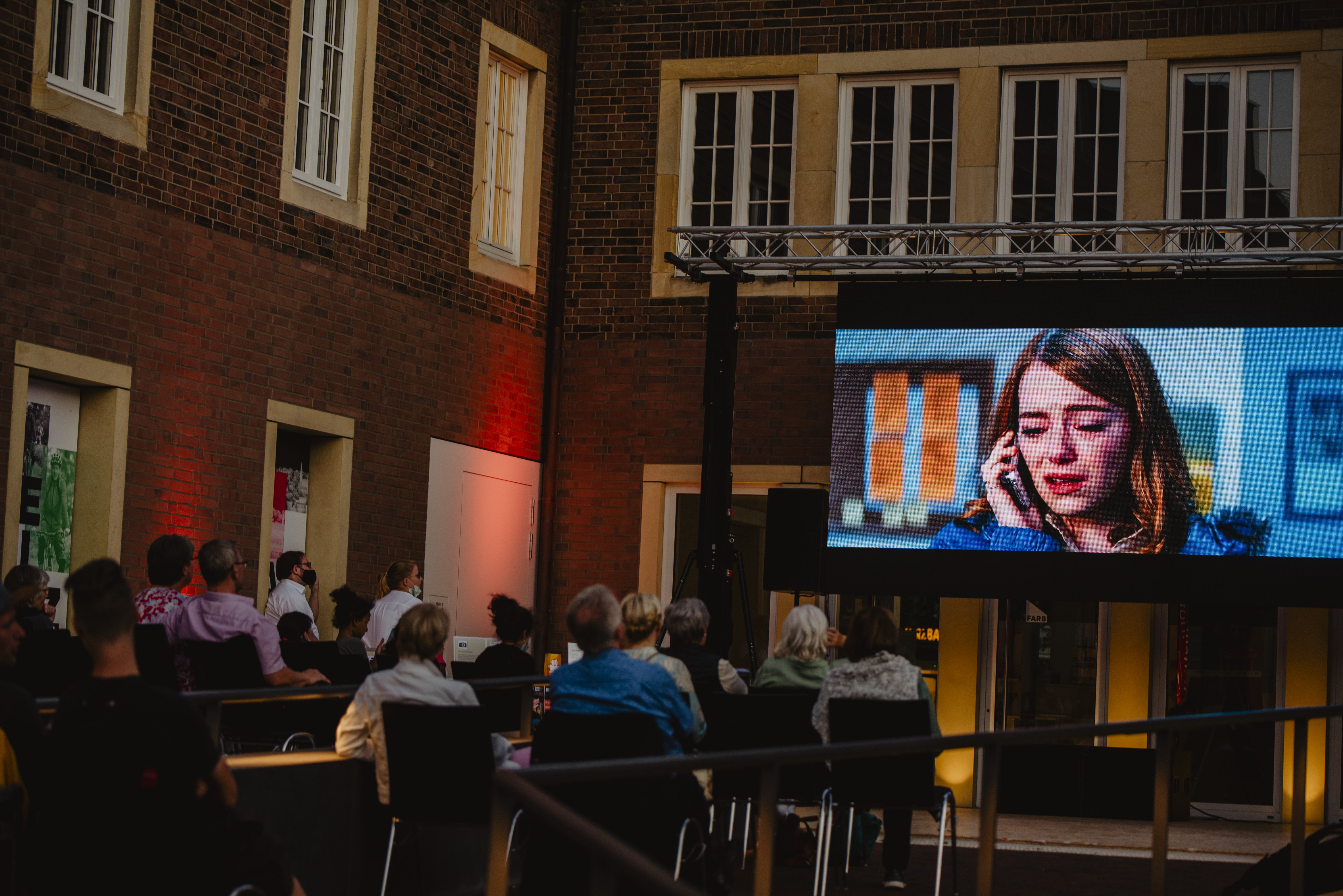 Während der ersten Kulturwoche „Borken jetzt“ waren 2021 im Open Air Kino am FARB der Kinderfilm „Mia und der weiße Löwe“ sowie das Musical „La La Land“ zu sehen. 