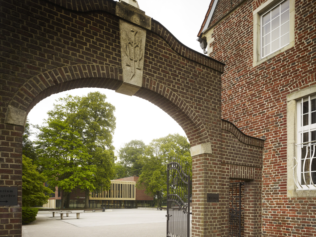 Die Stadt Borken lädt Interessierte am Dienstag, 9. Mai 2023, um 19.30 Uhr zur öffentlichen Bürgerversammlung zu aktuellen Entwicklungen im Ortsteil Burlo ins Forum Mariengarden, Vennweg 6, in Burlo ein. 