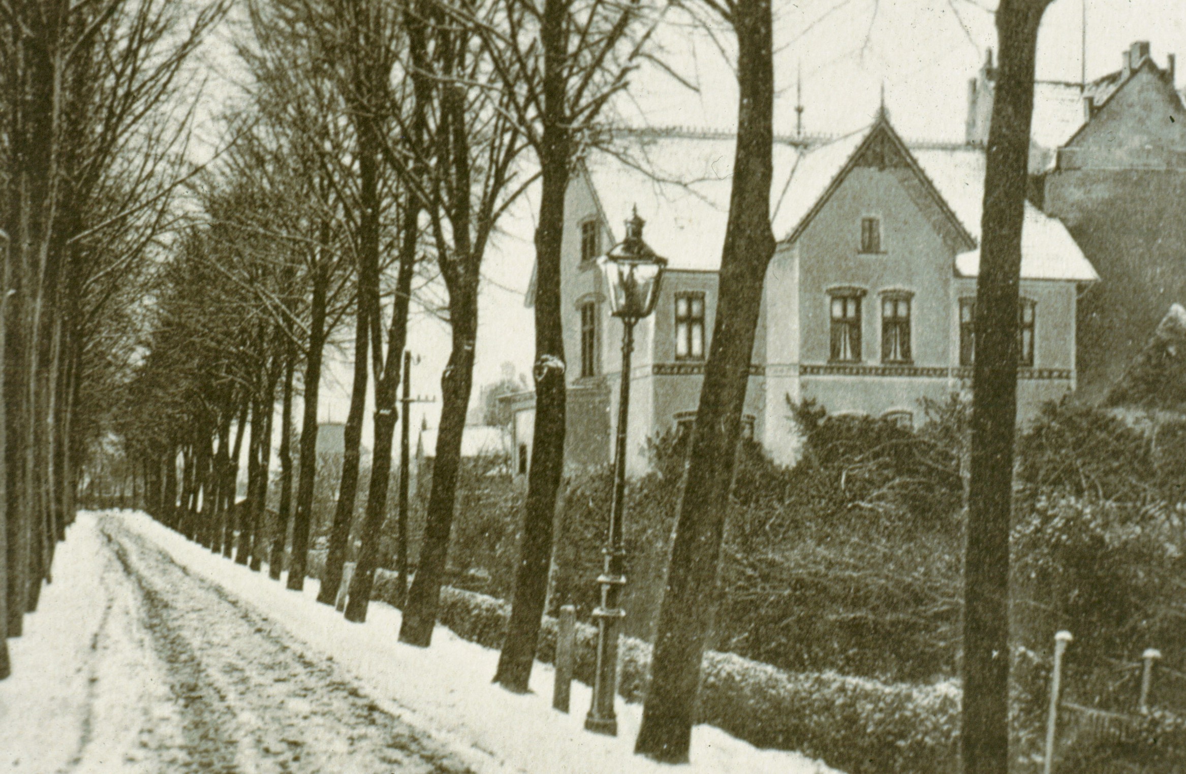 So wunderschön dürfte kurz nach 1900 die Promenade ausgesehen haben, die Rudolf Koormann im Rahmen seines Vortrags am Mittwochabend im Veranstaltungsraum zwölf26 vorstellt.