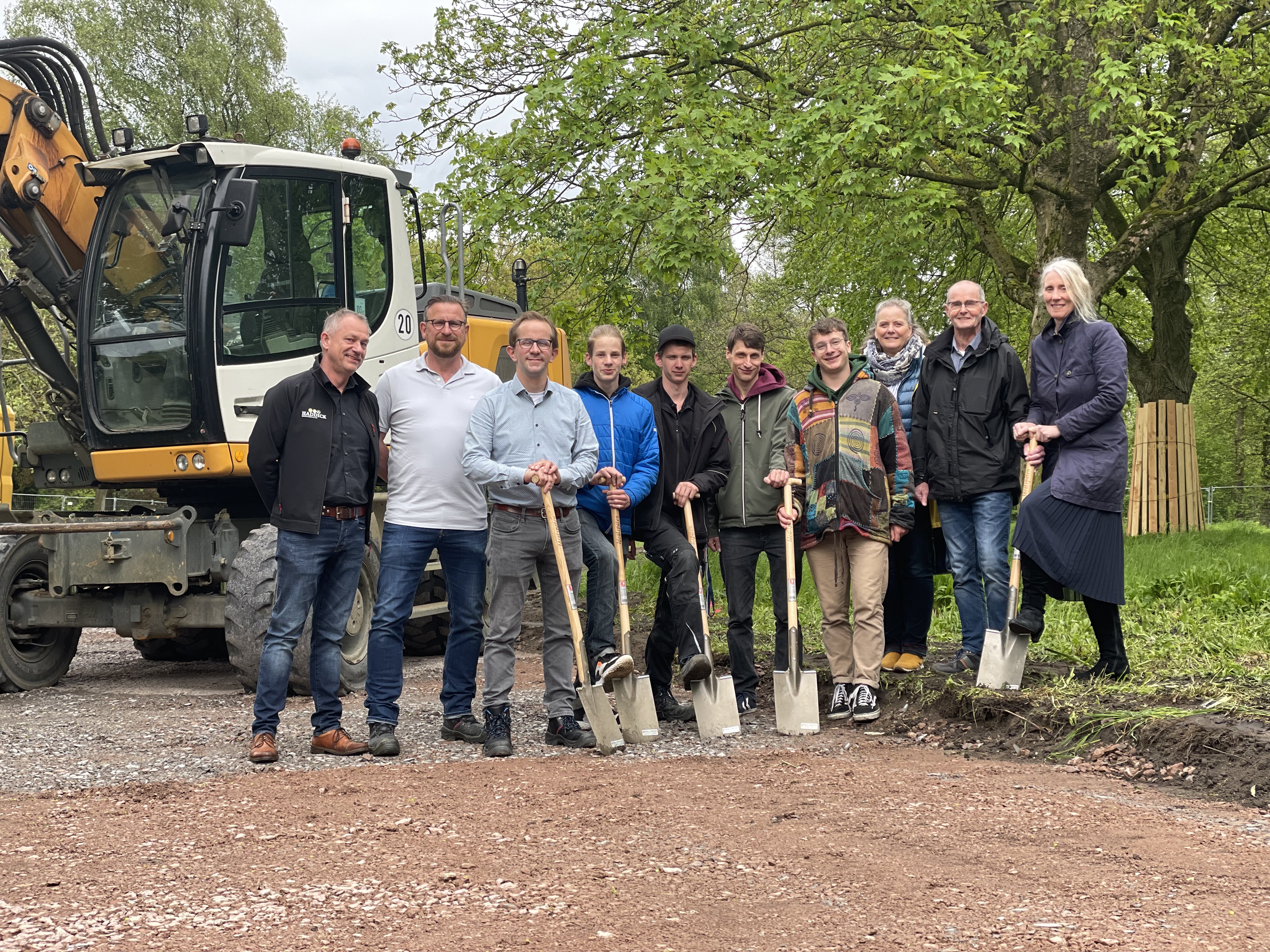 Borkens Dirtpark wird am Samstag, 30. September 2023, eröffnet. Teilnehmen werden unter anderem die jungen Erwachsenen, die sich aktiv an den Planungen und an der Umsetzung beteiligt haben.