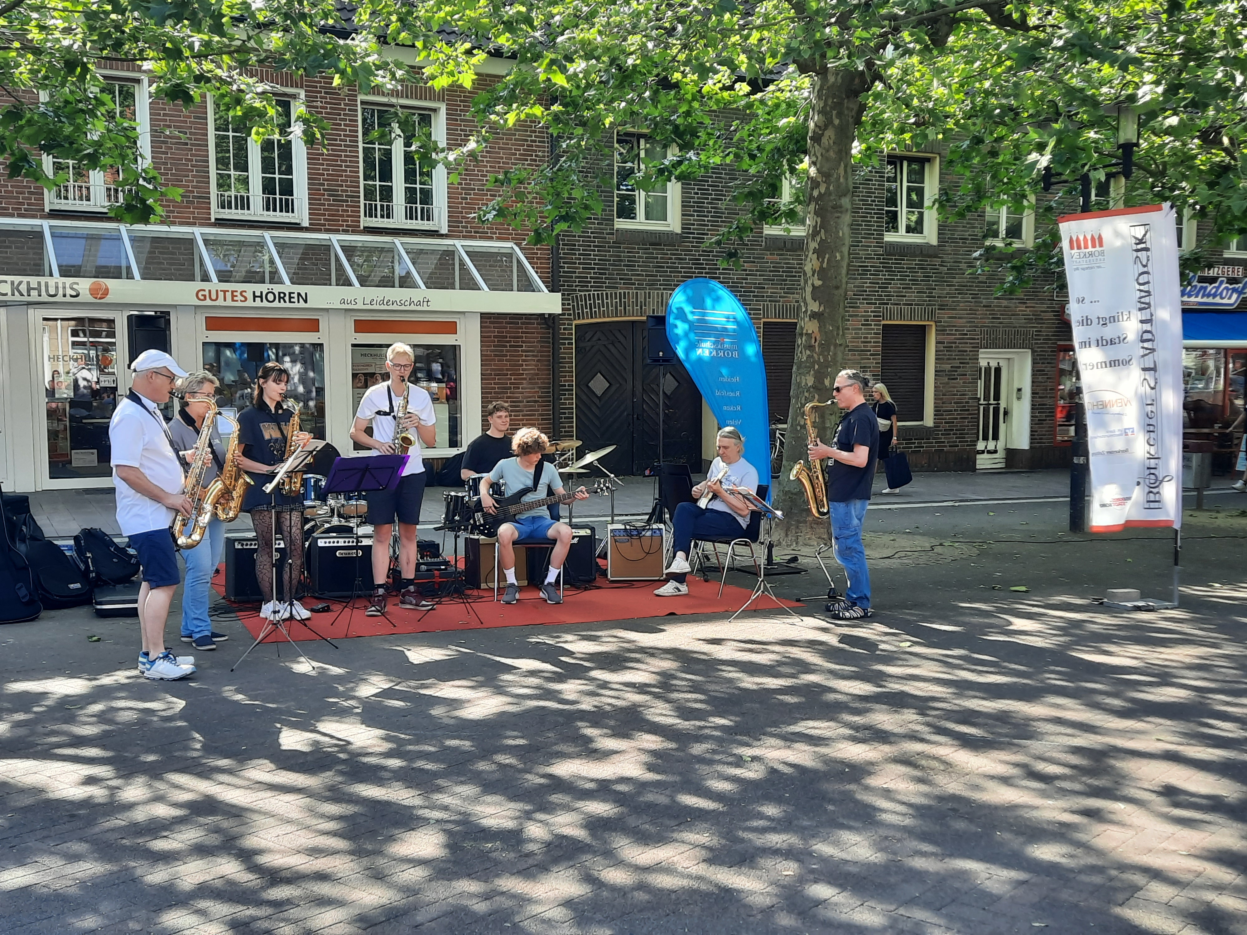 In der vergangenen Woche läutete der "Krachmachtag" das Wochenende in Borken ein. 